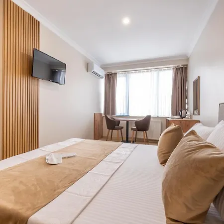 The New Hotel *